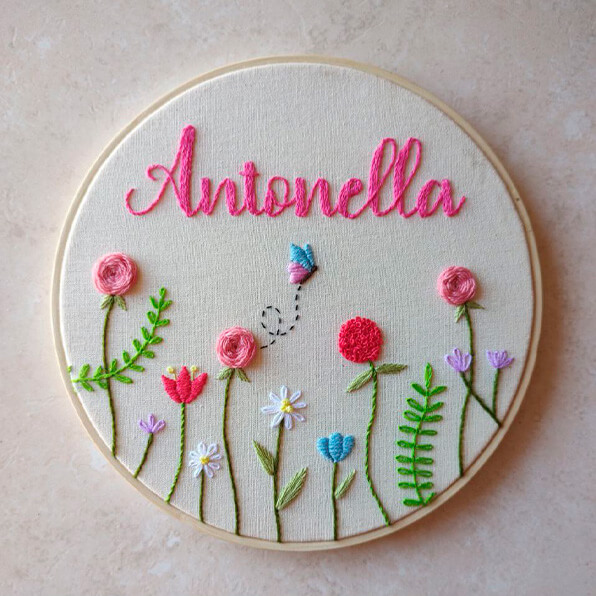 Peça bordada por aluna